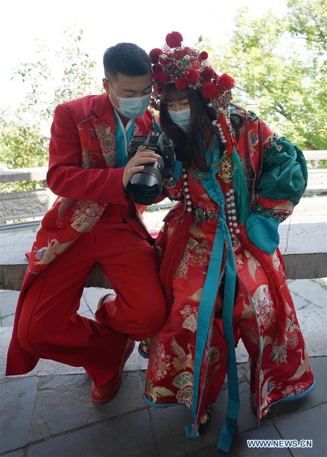 People in Wuhan restart wedding preparations as coronavirus outbreak wanes People in Wuhan restart wedding preparations as coronavirus outbreak wanes