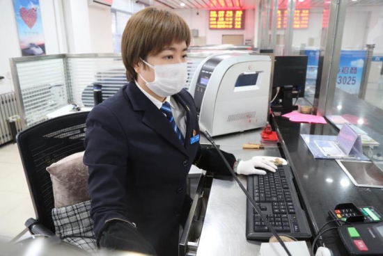 默默坚守 也是一道风景——四平站客运车间总检售票员张希桐的幕后战"