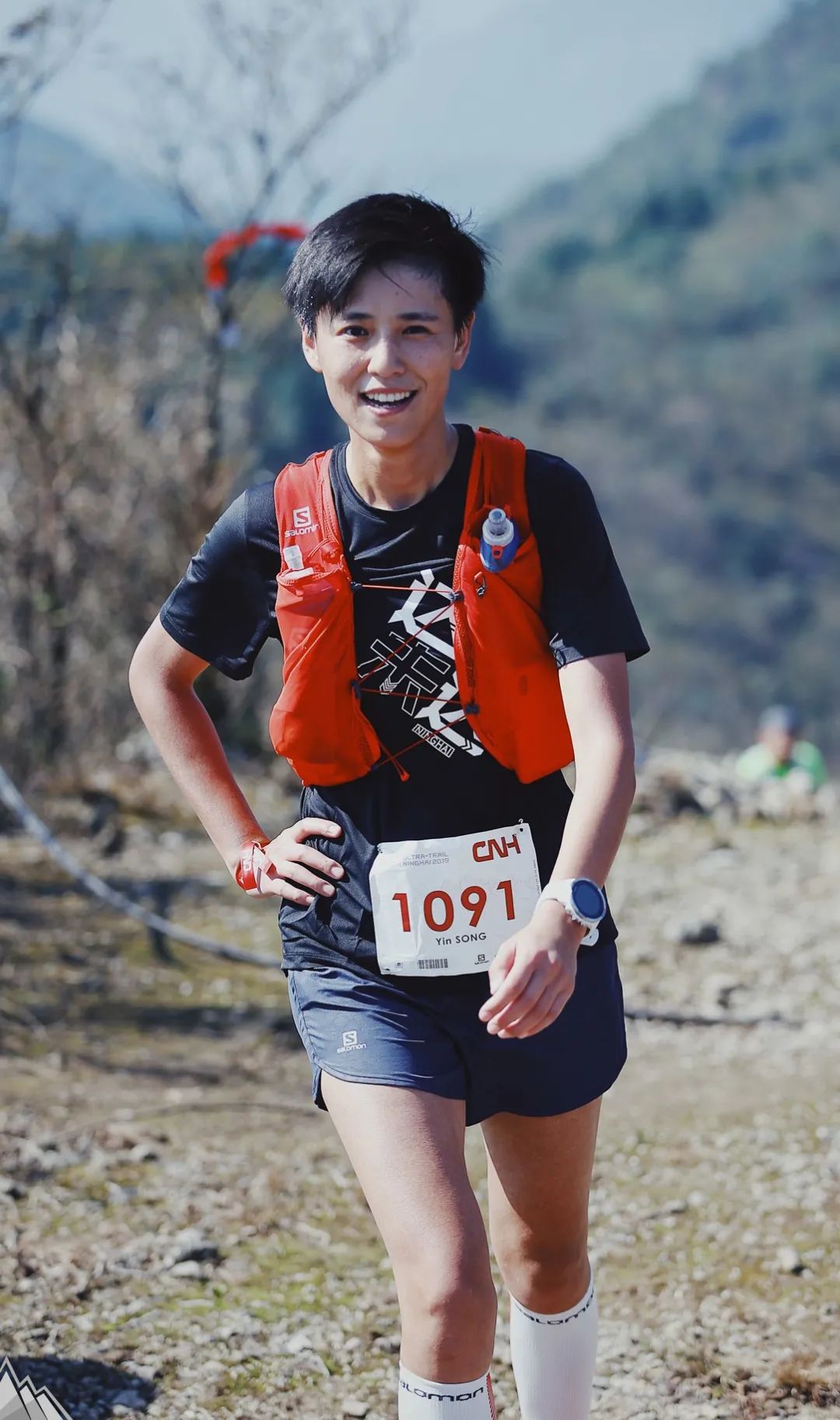 宋寅开飞机的舒克