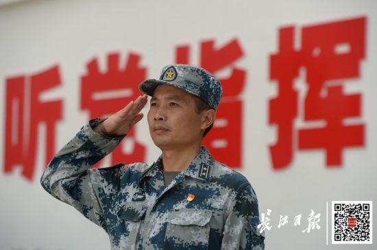 空降兵某训练中心副主任孙红波.长江日报记者胡冬冬 摄